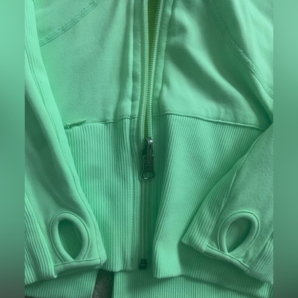 Lululemon fitted size 8 workout jacket - Picture 3 of 5